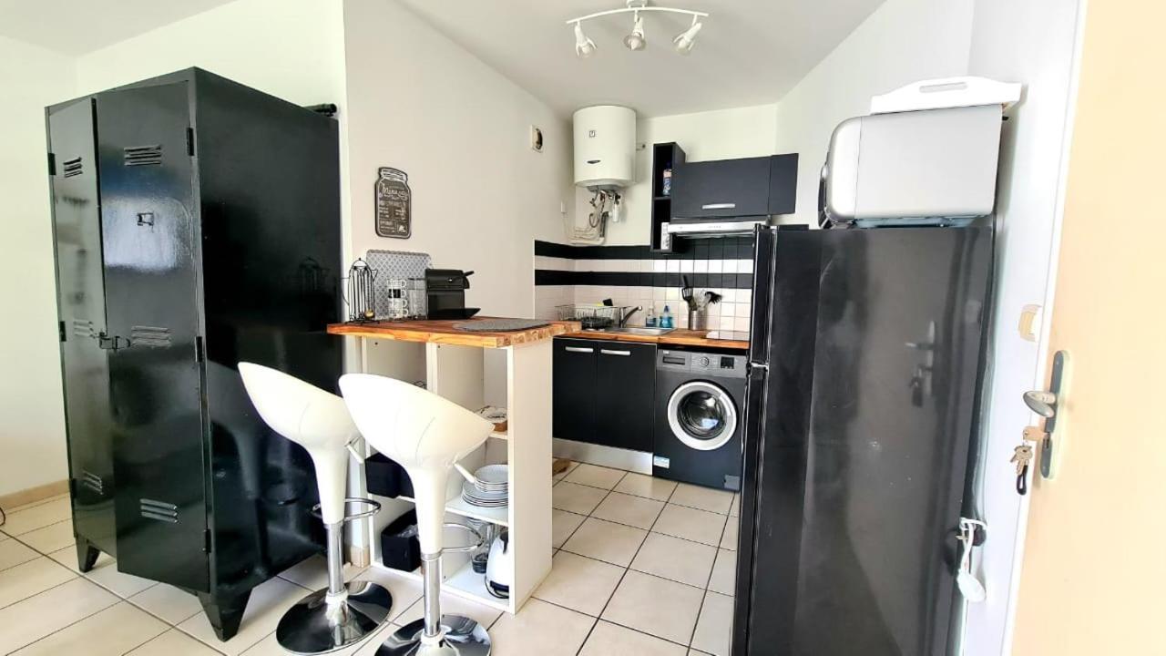 Studio Moderne, Centre-Ville, Au Calme, Parking Prive Ла-Посесьон Экстерьер фото